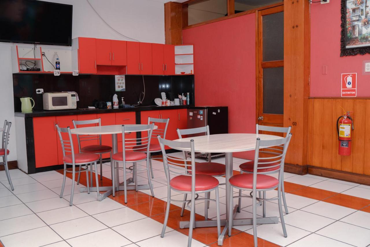 Yaki Hostel Lima Buitenkant foto
